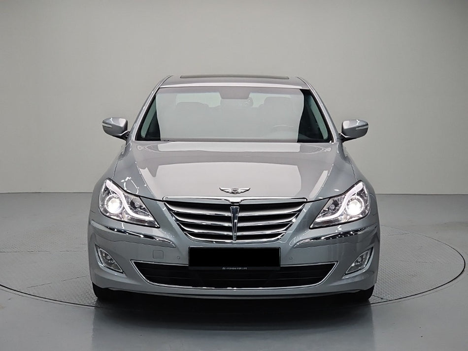 Hyundai Genesis — photo 02