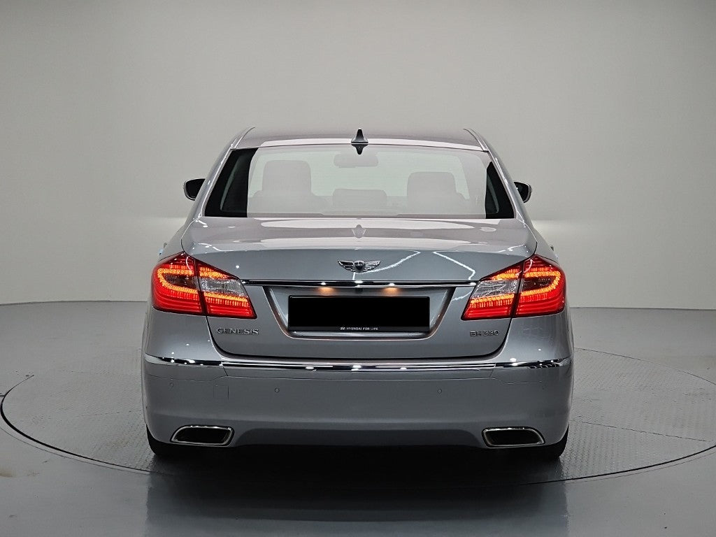 Hyundai Genesis — photo 03