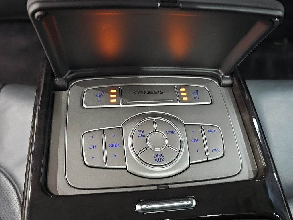 Hyundai Genesis — photo 14