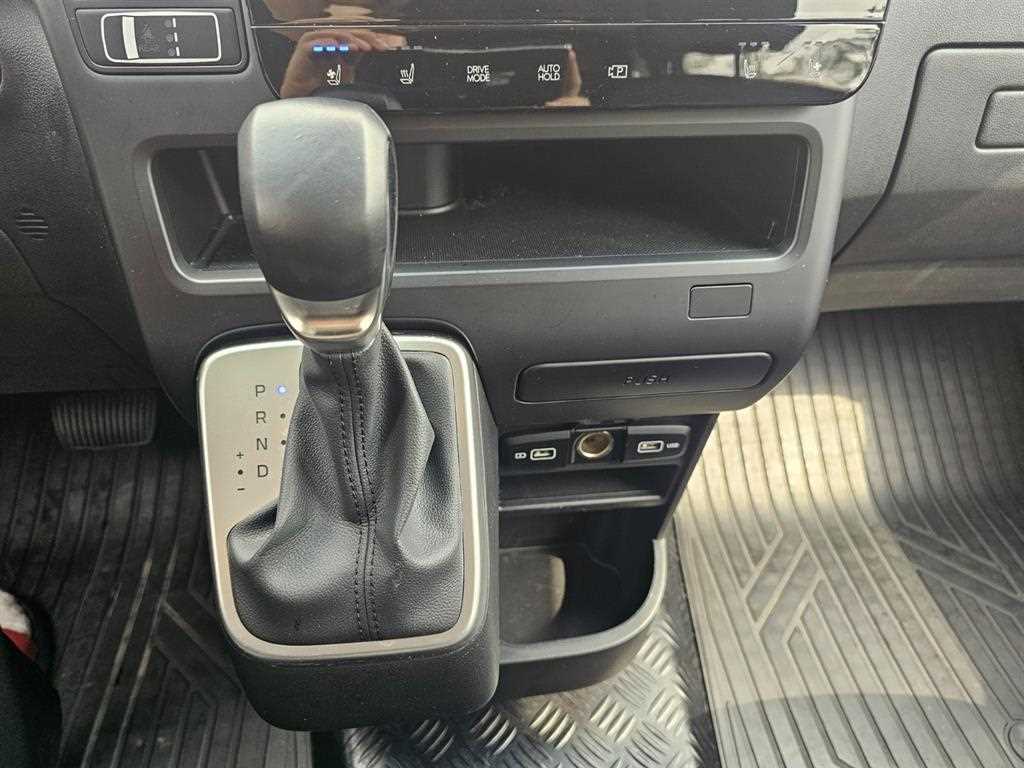 Hyundai Staria — photo 18