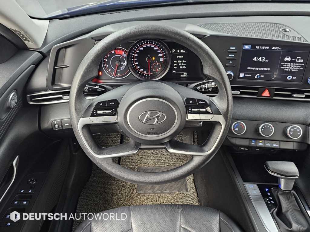 Hyundai Avante — photo 13