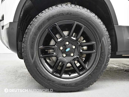 Land Rover Defender — photo 05
