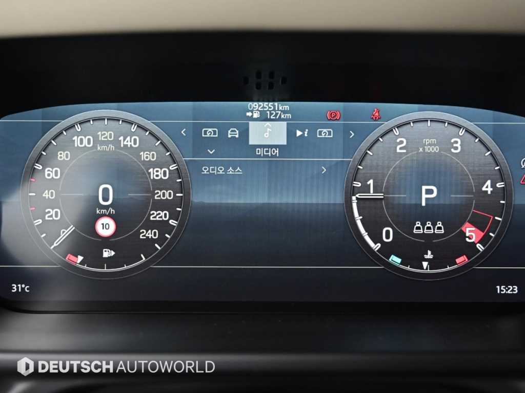 Land Rover Defender — photo 08
