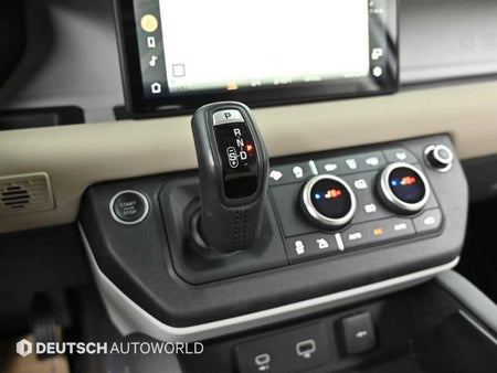 Land Rover Defender — photo 09