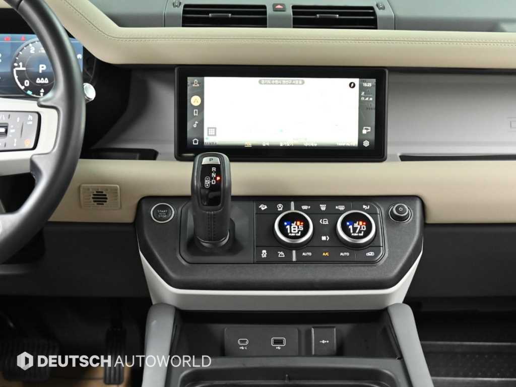 Land Rover Defender — photo 14