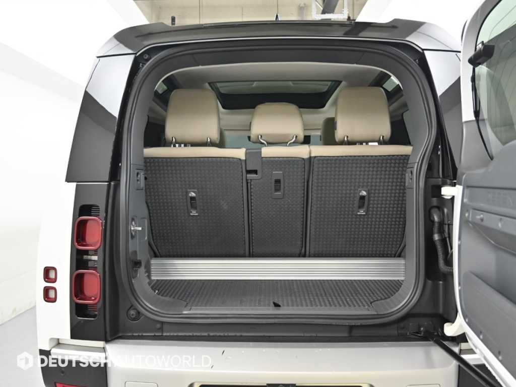 Land Rover Defender — photo 20