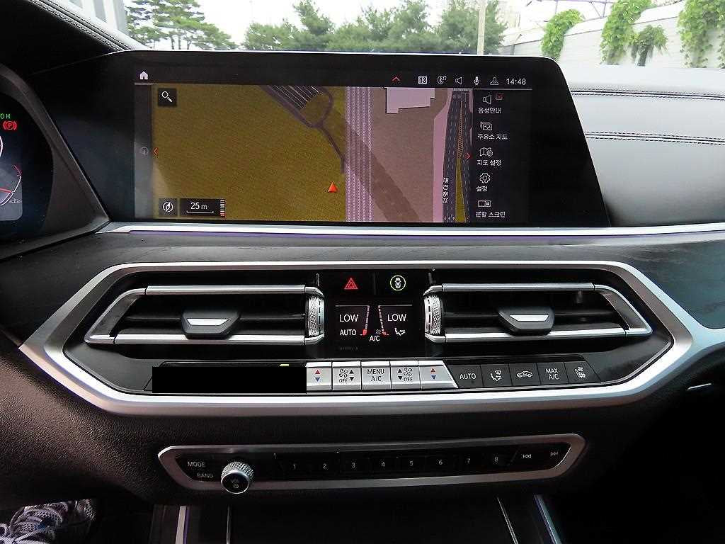 BMW X7 — photo 13