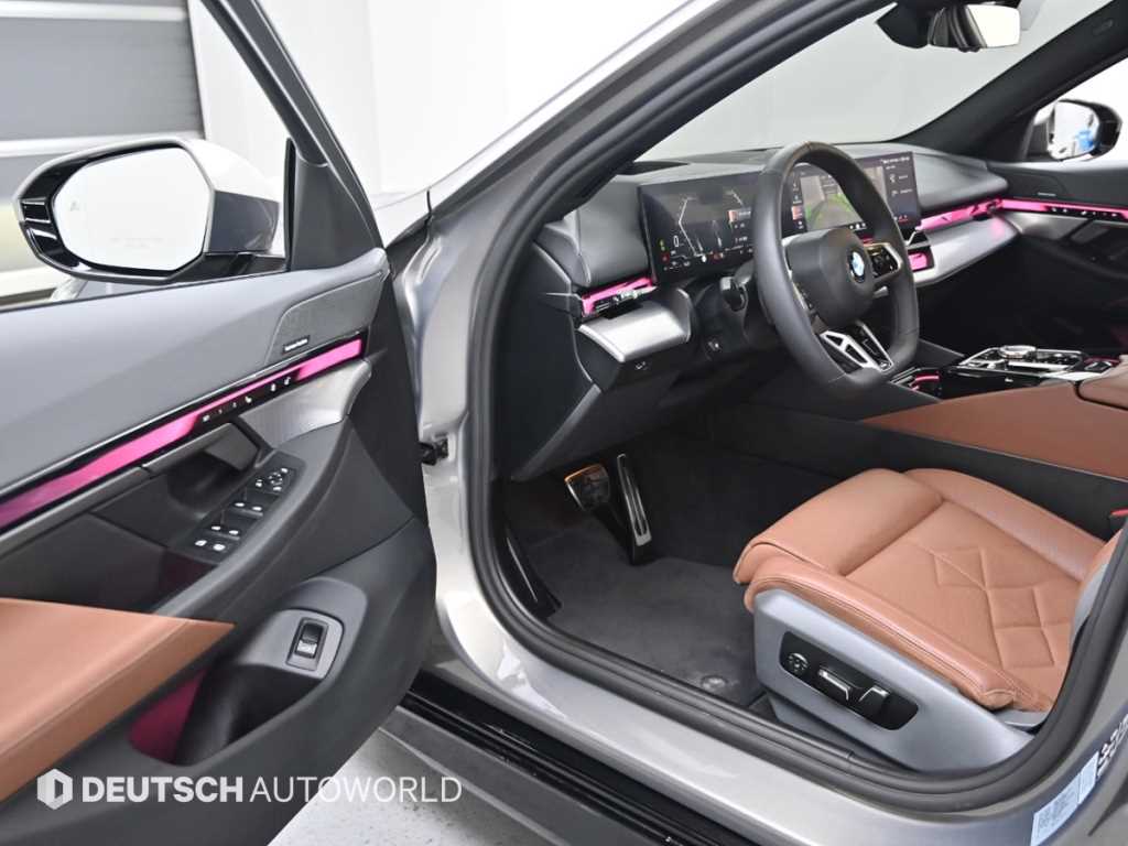 BMW 5-Series — photo 11