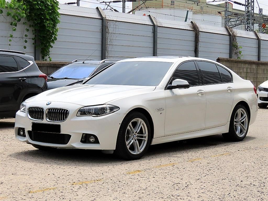 BMW 5-Series — photo 02