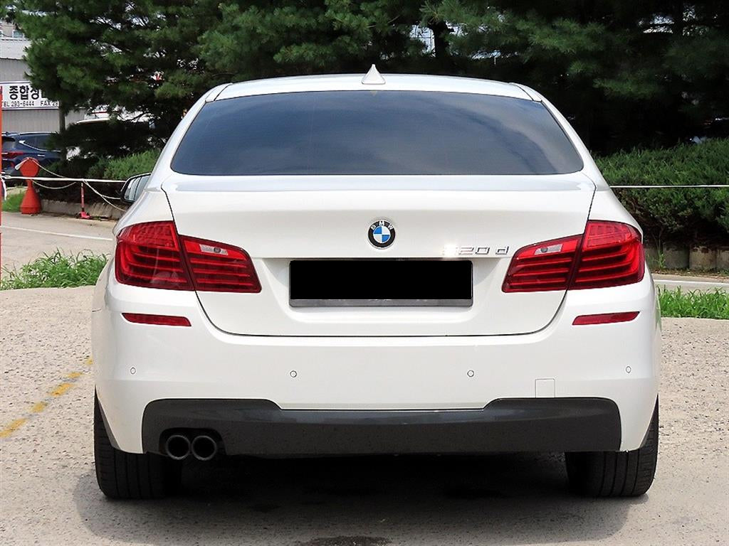 BMW 5-Series — photo 04