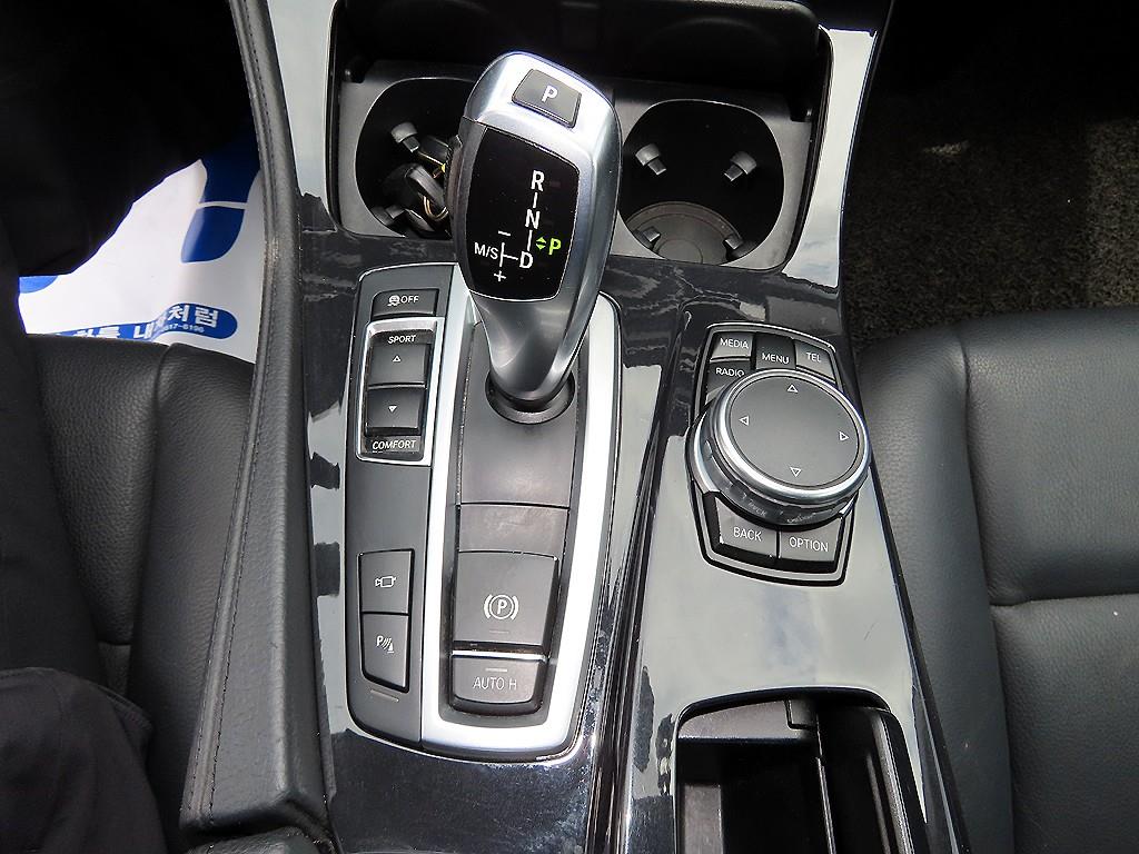 BMW 5-Series — photo 10