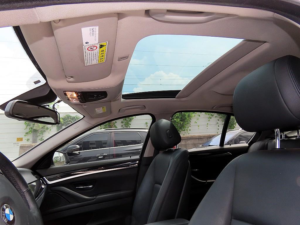 BMW 5-Series — photo 17