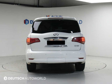 Infiniti QX80 — photo 04