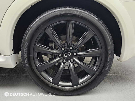 Infiniti QX80 — photo 05