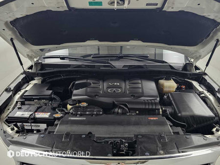 Infiniti QX80 — photo 06