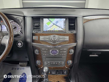 Infiniti QX80 — photo 14