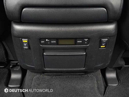 Infiniti QX80 — photo 16