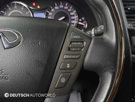 Infiniti QX80 — photo 17