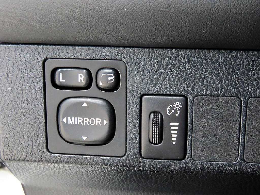 Toyota RAV4 — photo 13