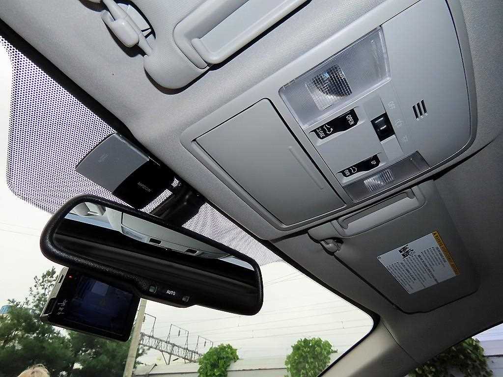 Toyota RAV4 — photo 16