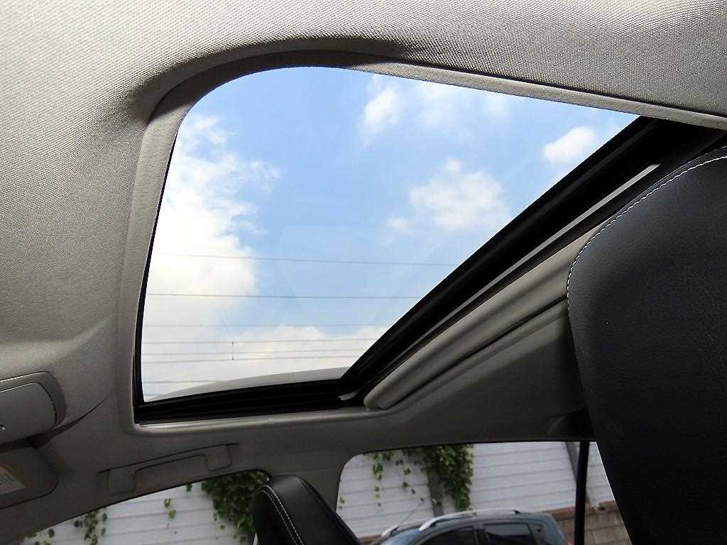 Toyota RAV4 — photo 17