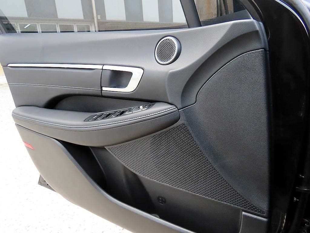 Hyundai Sonata — photo 11