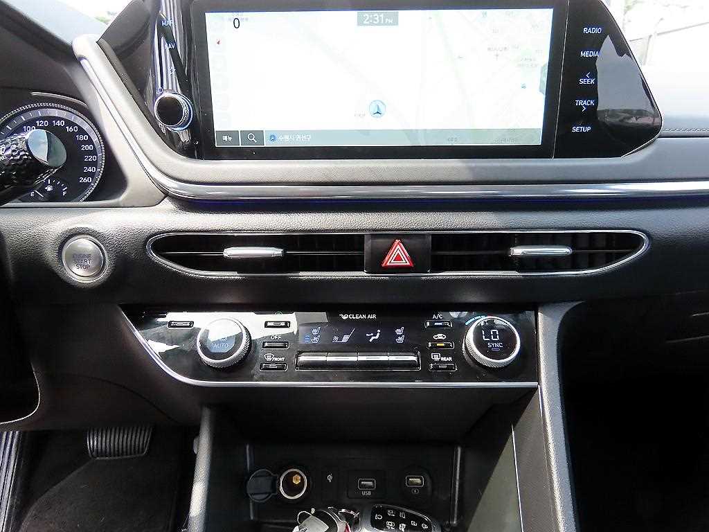 Hyundai Sonata — photo 13