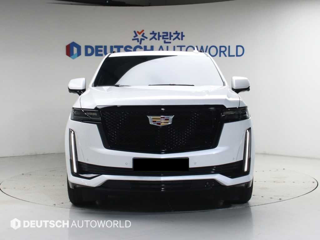 Cadillac Escalade — photo 03