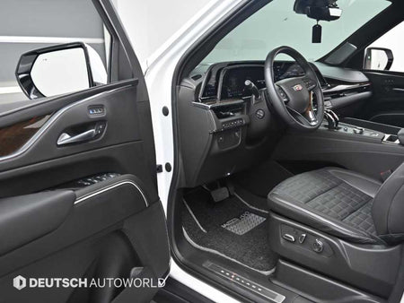 Cadillac Escalade — photo 11