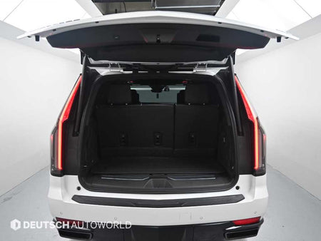 Cadillac Escalade — photo 19