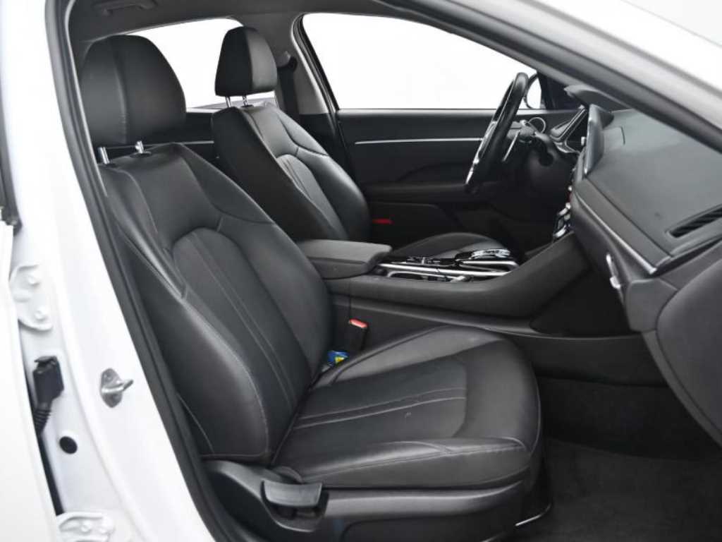 Hyundai Sonata — photo 10