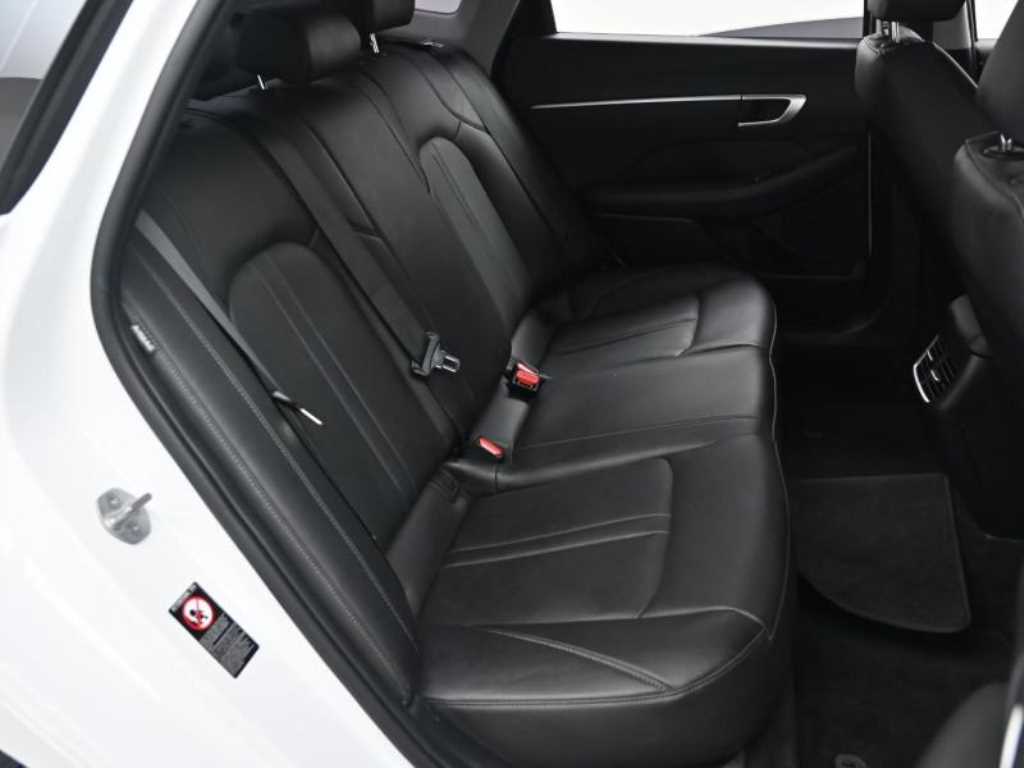 Hyundai Sonata — photo 12