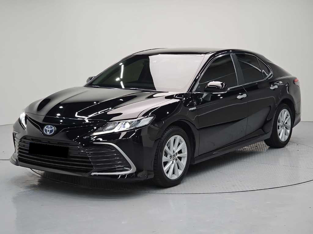 Toyota Camry — photo 01