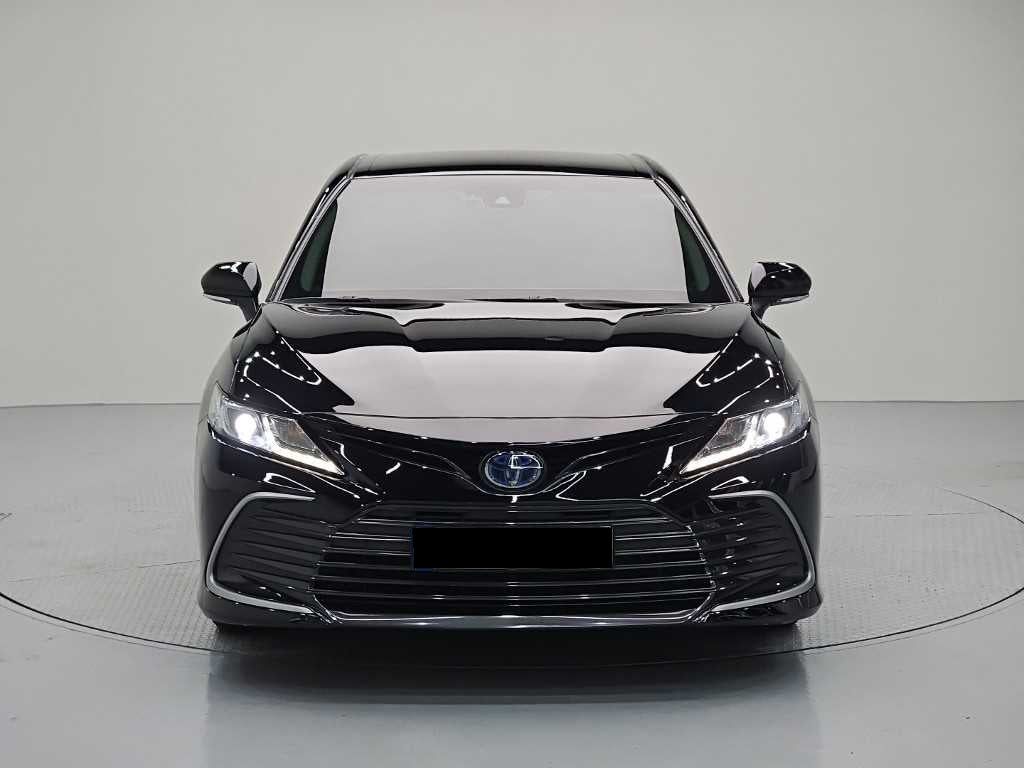 Toyota Camry — photo 02