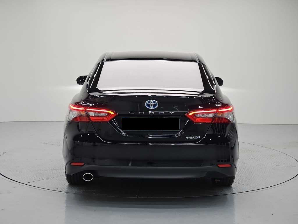 Toyota Camry — photo 03