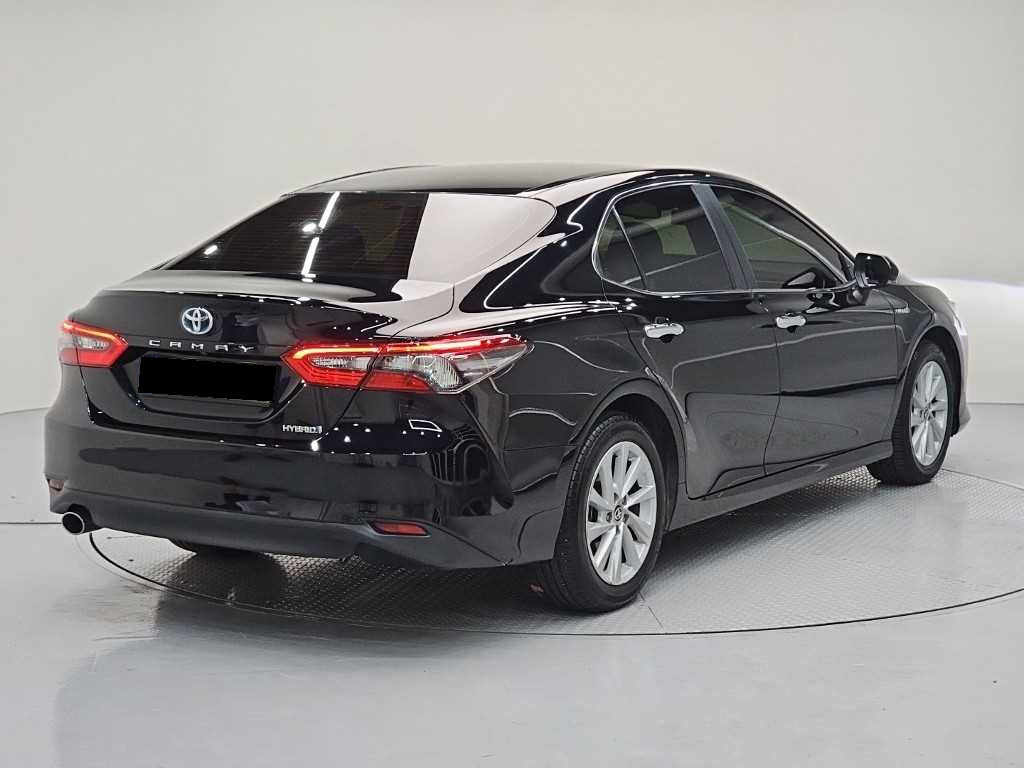 Toyota Camry — photo 04
