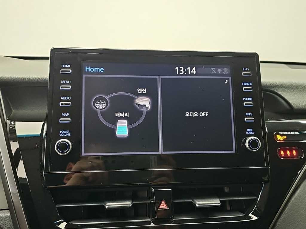 Toyota Camry — photo 13