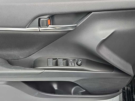 Toyota Camry — photo 15