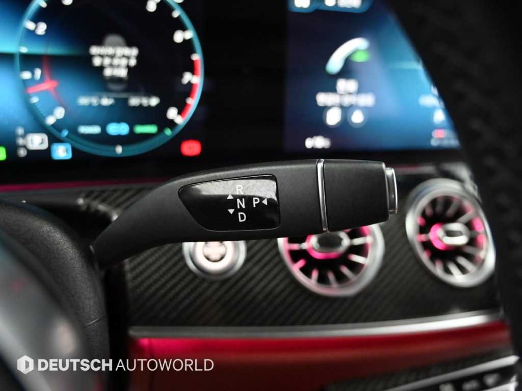 Mercedes-Benz CLS-Class — photo 09