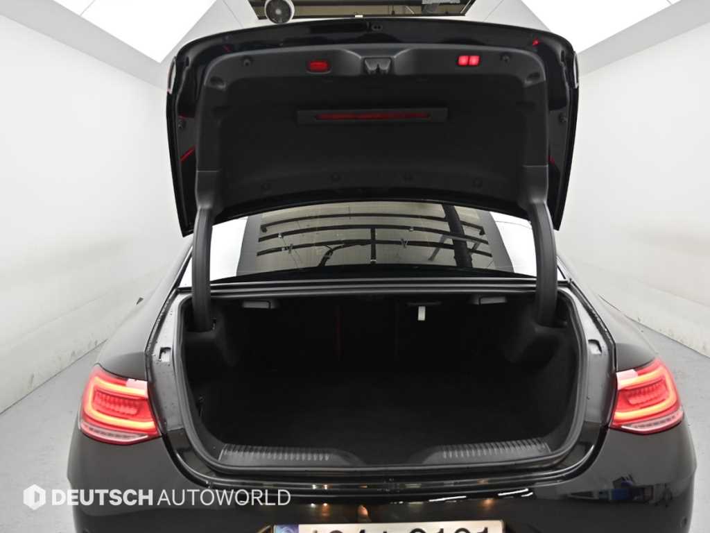 Mercedes-Benz CLS-Class — photo 19