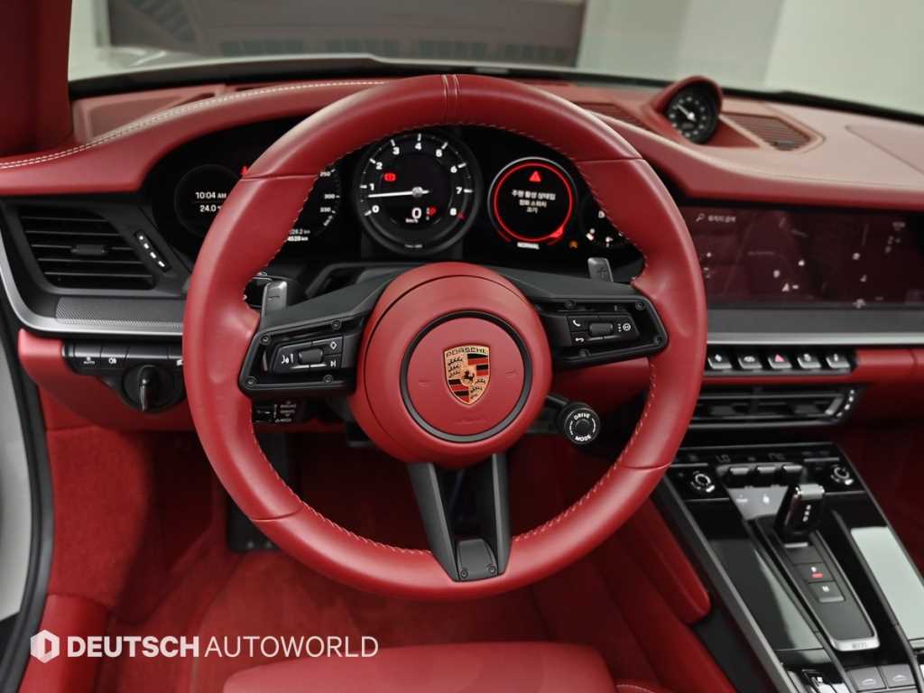 Porsche 911 — photo 13