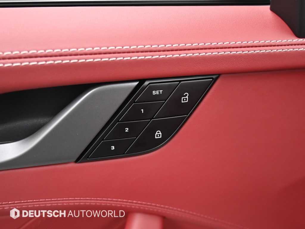 Porsche 911 — photo 16