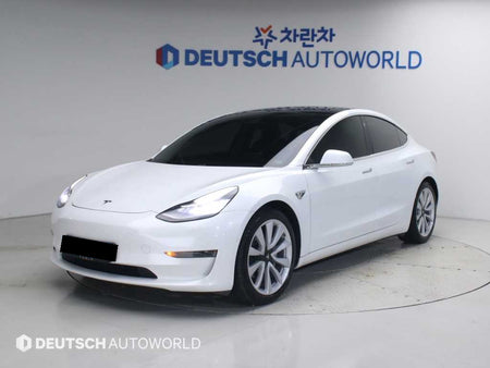 Tesla Model 3 — photo 01