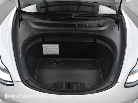 Tesla Model 3 — photo 06