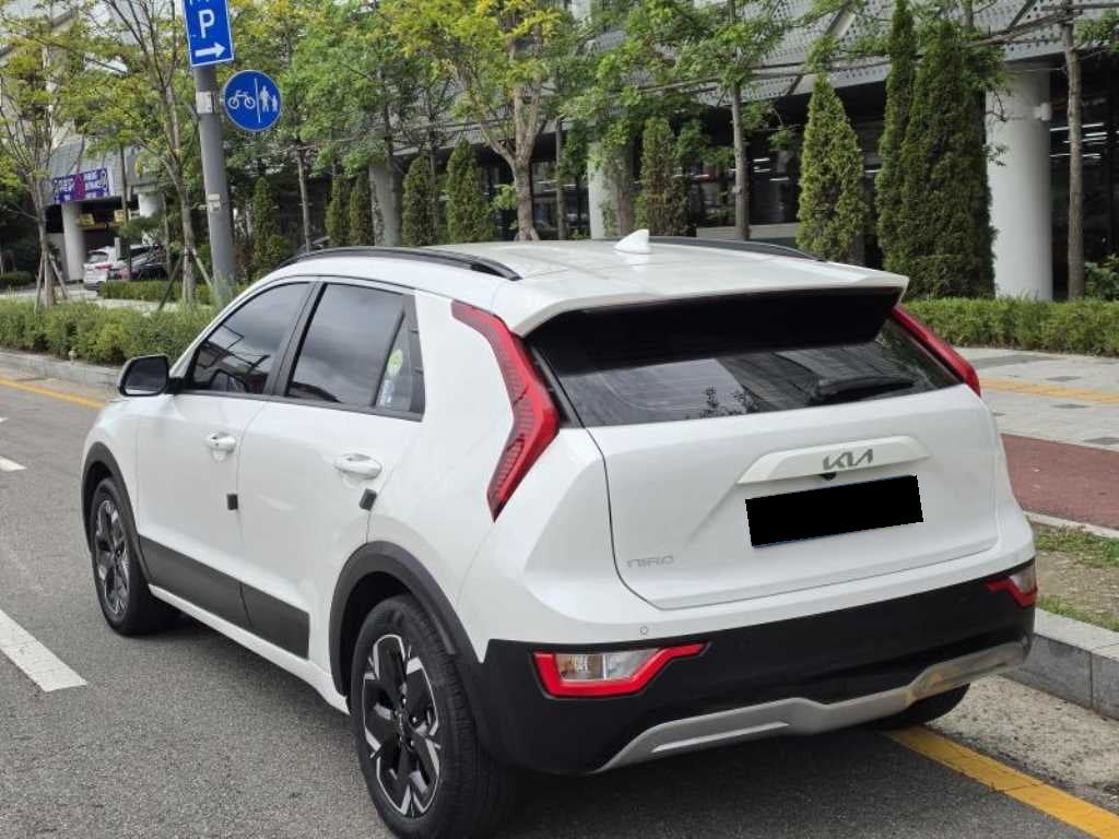Kia Niro — photo 06