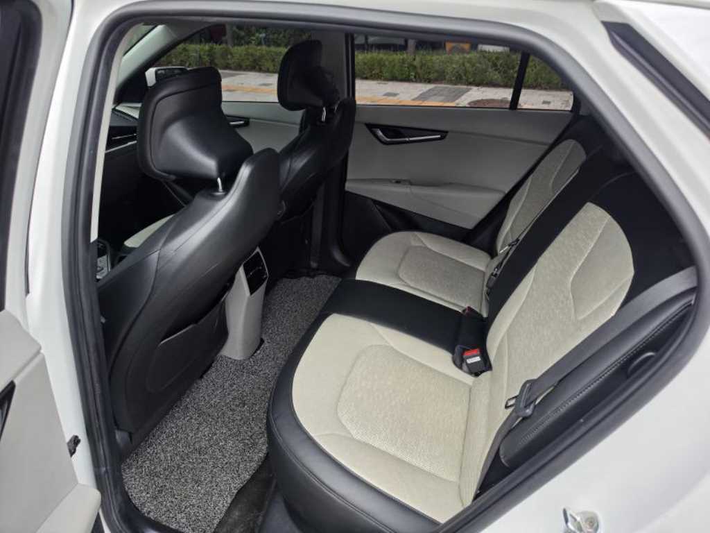 Kia Niro — photo 09