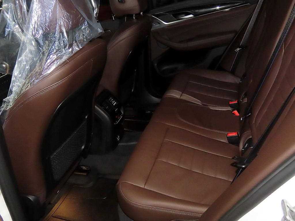 BMW X4 — photo 07