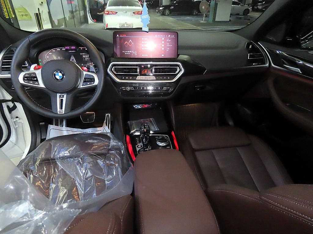 BMW X4 — photo 10