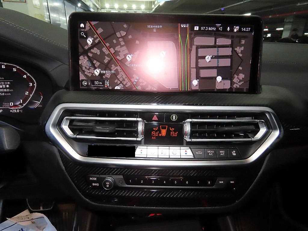 BMW X4 — photo 11