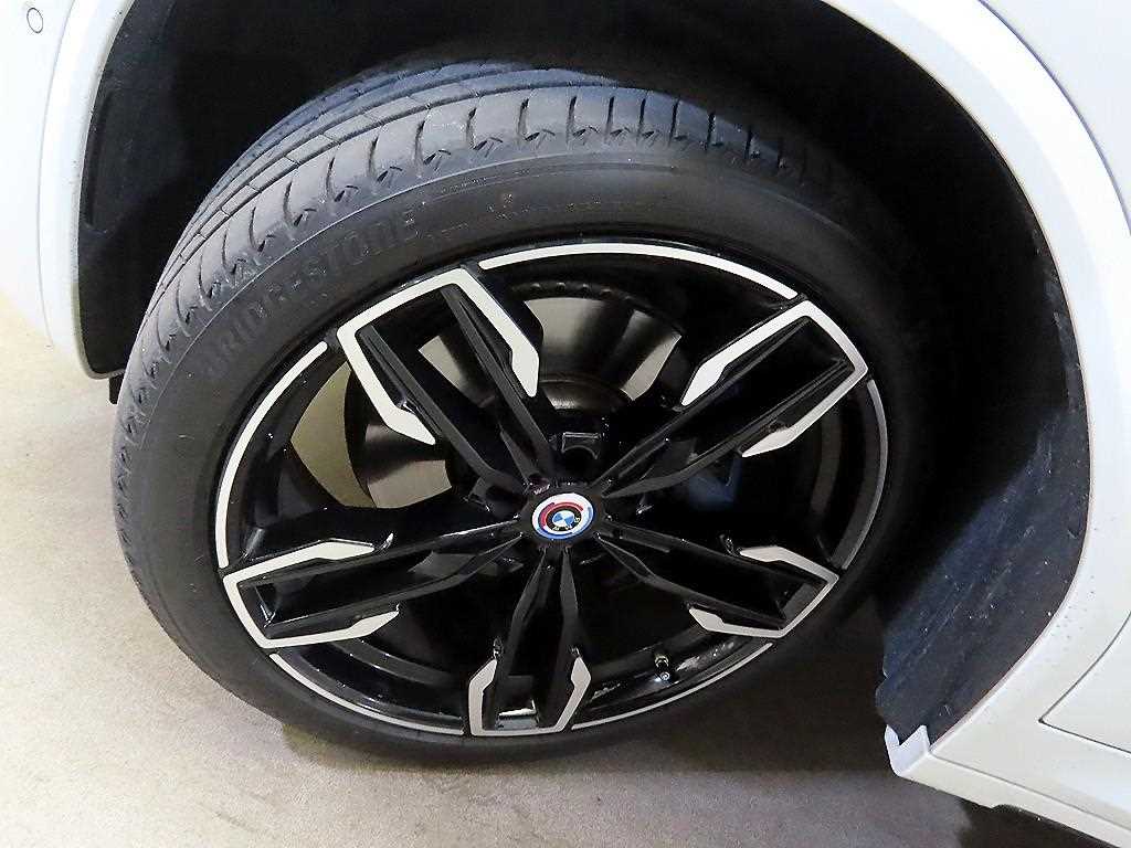BMW X4 — photo 20